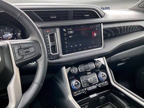 Used 2023 GMC Yukon Denali image 9