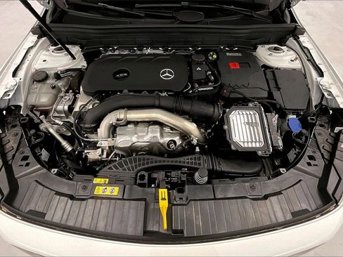 New 2026 Mercedes-Benz GLB 250 4MATIC image 16