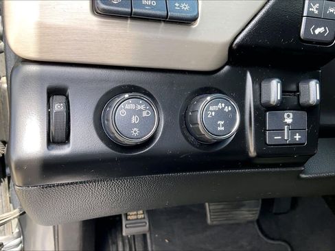 Used 2020 GMC Yukon XL Denali w/ Denali Premium Package image 15