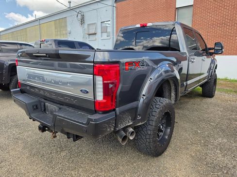 Used 2017 Ford F250 Platinum w/ Platinum Ultimate Package AWD/4WD image 2