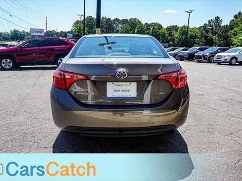 Used 2018 Toyota Corolla LE w/ Carpet Mat Package (TMS) FWD image 13