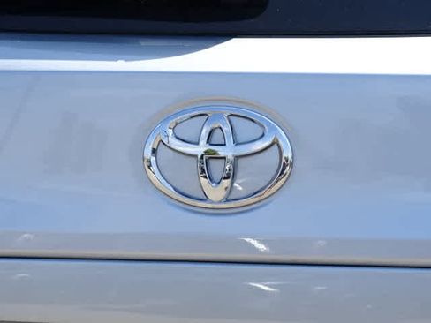 Used 2025 Toyota Corolla Cross XLE w/ Convenience Package AWD/4WD image 9