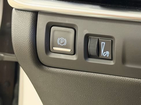 Used 2020 Cadillac XT4 Premium Luxury w/ Driver Awareness Package FWD image 18