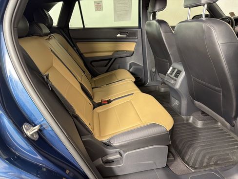 Used 2022 Volkswagen Atlas Cross Sport SEL R-Line image 22
