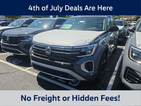 New 2026 Volkswagen Atlas Peak Edition AWD/4WD image 1