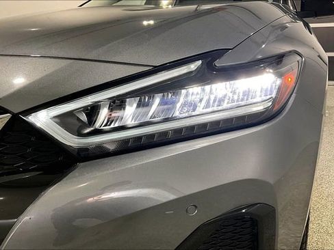 Used 2023 Nissan Maxima SL FWD image 33