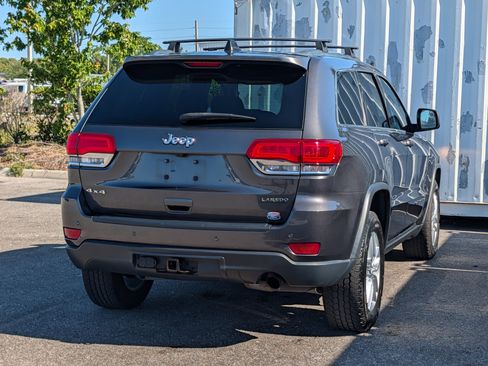 Used 2017 Jeep Grand Cherokee Laredo w/ Quick Order Package 23E AWD/4WD image 4