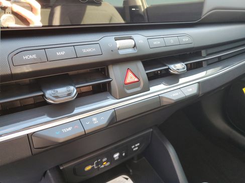 New 2025 Kia K4 EX FWD image 9