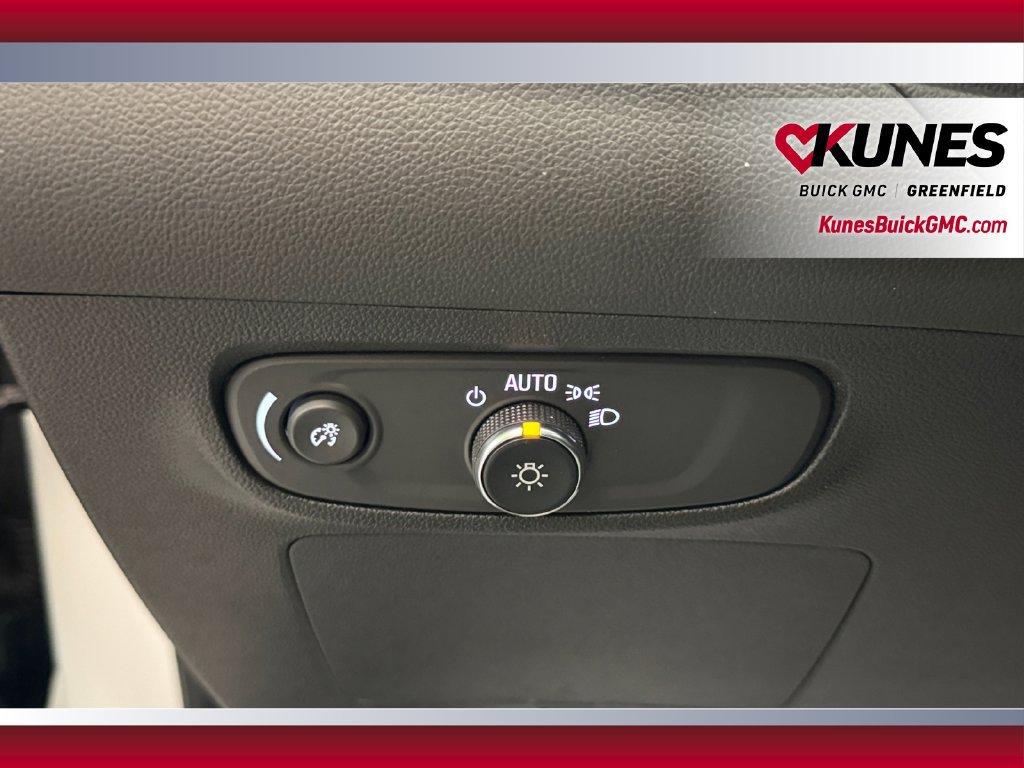 Used 2025 Buick Encore GX Preferred AWD/4WD image 18