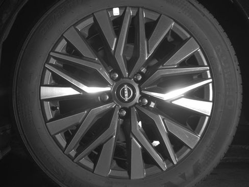 Used 2025 Nissan Altima 2.5 SV FWD image 11