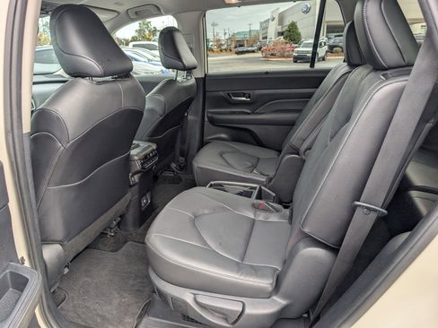 Used 2024 Toyota Grand Highlander Limited image 16