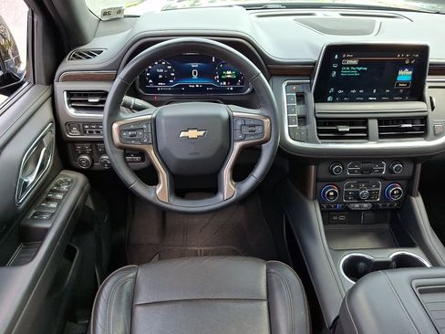 Used 2023 Chevrolet Suburban High Country AWD/4WD image 12