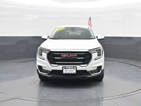 Used 2024 GMC Terrain SLE AWD/4WD image 3