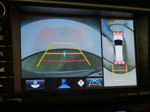 Used 2017 Toyota RAV4 Limited image 33