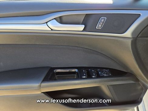 Used 2014 Ford Fusion SE FWD image 20