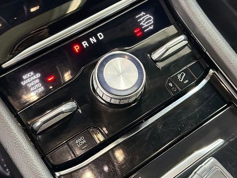 Used 2022 Jeep Grand Cherokee L Overland w/ Advanced Protech Group III AWD/4WD image 19