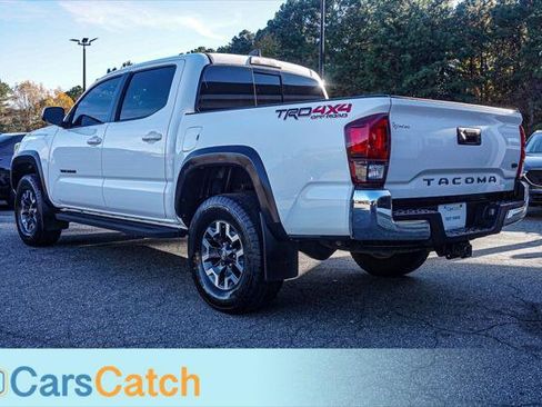 Used 2018 Toyota Tacoma TRD Off-Road image 13