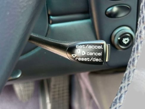 Used 2005 Porsche 911 Carrera image 29