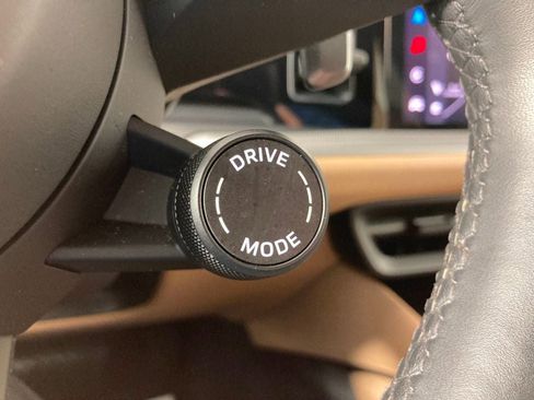 Certified 2024 Porsche Cayenne image 13