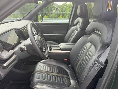Used 2025 Rivian R1S Adventure AWD/4WD image 19