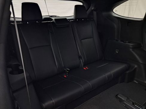 Used 2024 Toyota Highlander XSE image 32