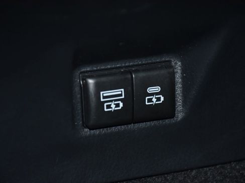 Used 2025 Toyota Camry LE FWD image 27