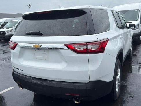 Used 2021 Chevrolet Traverse LS AWD/4WD image 3