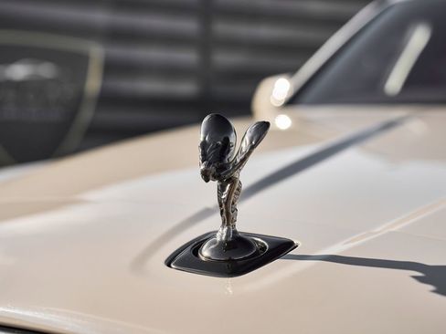 Used 2025 Rolls-Royce Cullinan Black Badge AWD/4WD image 9