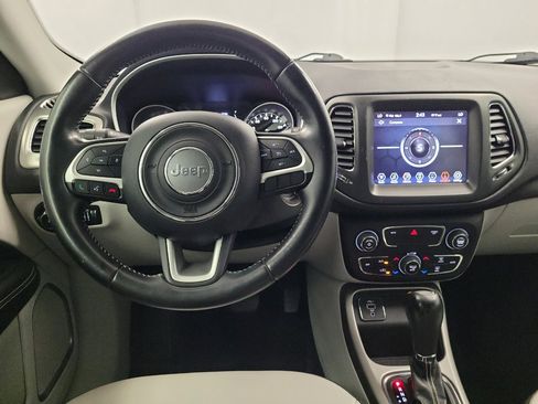 Used 2019 Jeep Compass Latitude FWD image 22