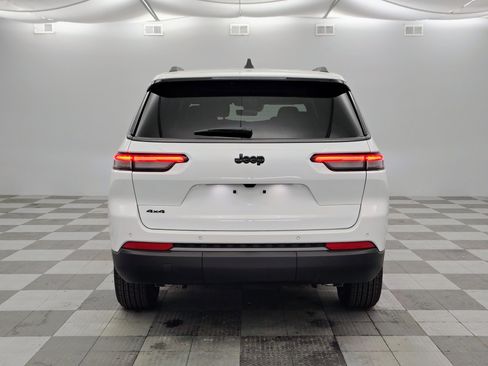 New 2026 Jeep Grand Cherokee L 4WD image 10