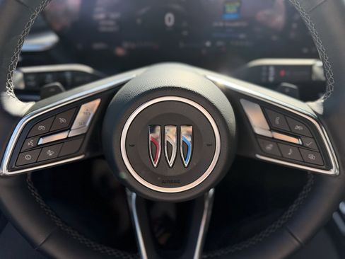 Used 2025 Buick Enclave Preferred image 12