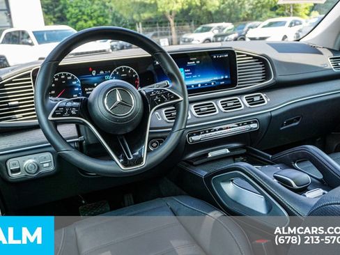 Used 2024 Mercedes-Benz GLS 450 4MATIC image 29