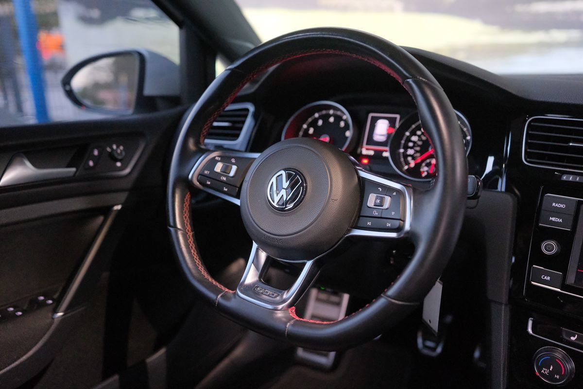 Used 2018 Volkswagen GTI S FWD image 34