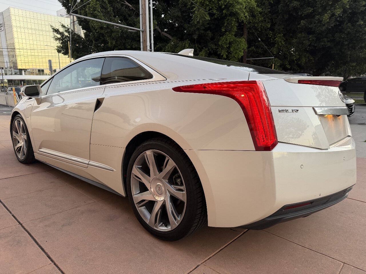 Used 2014 Cadillac ELR w/ Luxury Package FWD image 4
