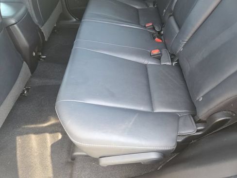 Used 2018 Toyota RAV4 Limited w/ Carpet Mat Package FWD image 30