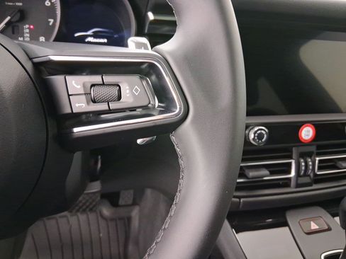 New 2026 Porsche Macan image 17