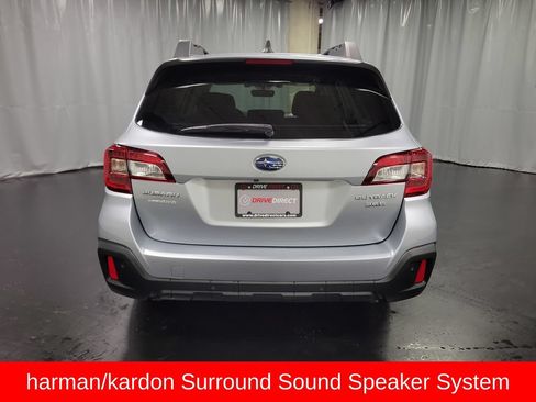 Used 2018 Subaru Outback 3.6R Limited AWD/4WD image 8