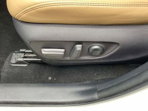 Used 2019 Toyota RAV4 Limited w/ Advanced Technology Package image 16