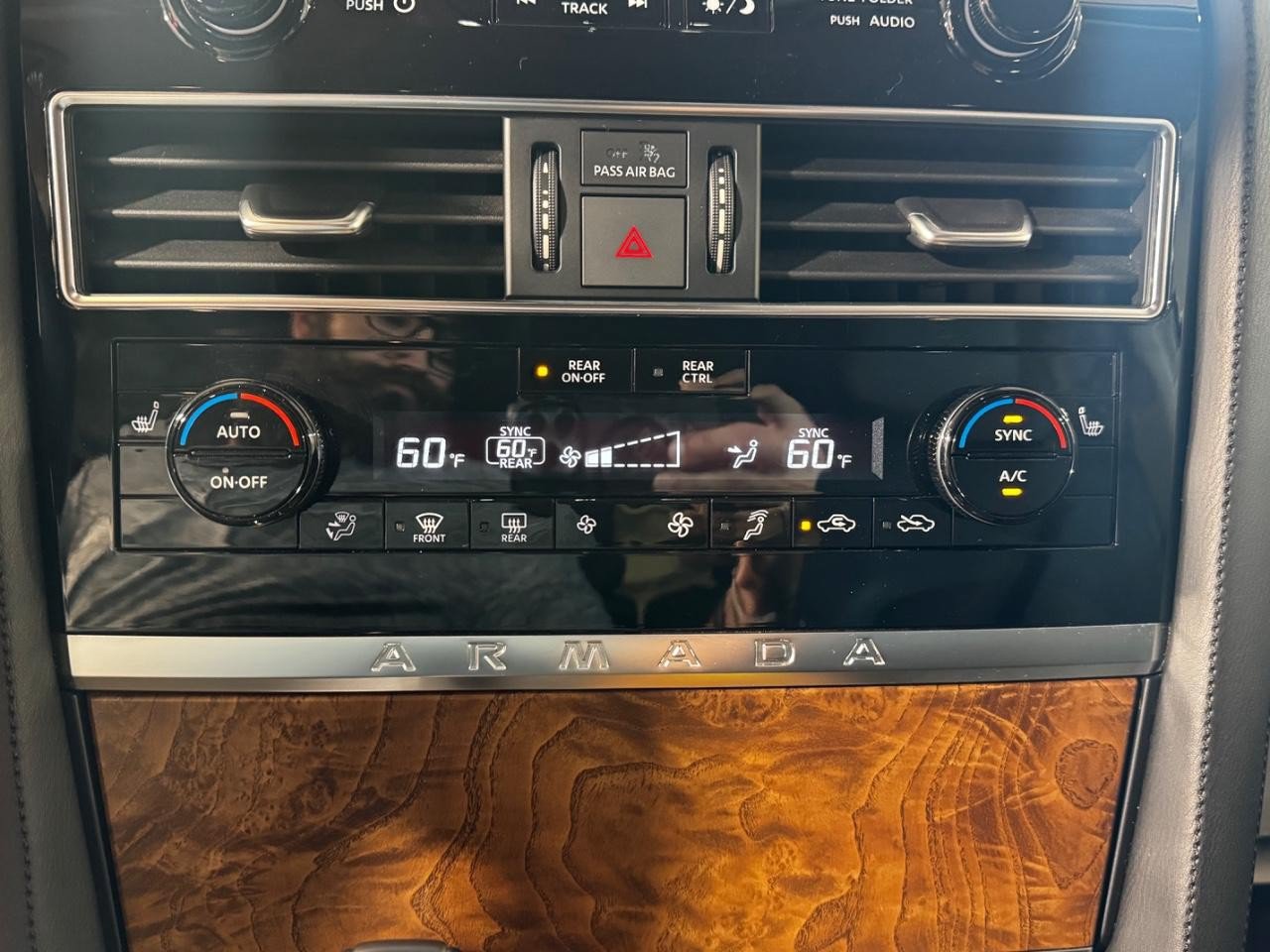 Used 2022 Nissan Armada SL AWD/4WD image 24