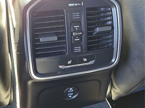 Used 2024 Porsche Macan T w/ Premium Plus Package image 11