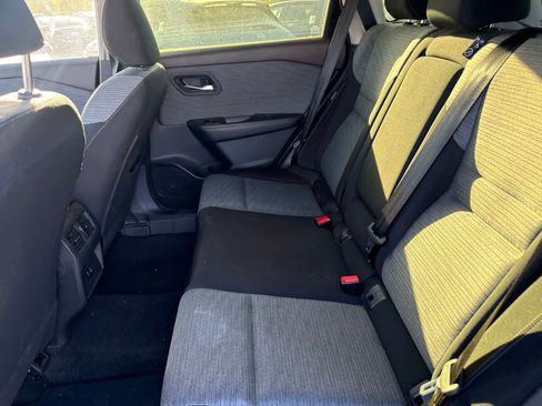Used 2023 Nissan Rogue SV FWD image 15