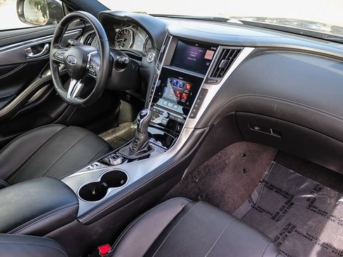 Certified 2021 INFINITI Q60 3.0t Luxe w/ Cargo Package RWD image 17