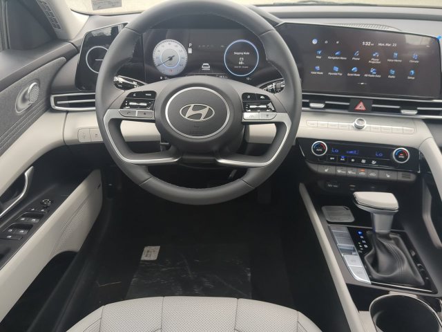 Used 2026 Hyundai Elantra Limited FWD image 14