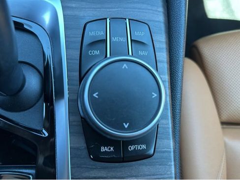 Used 2021 BMW 540i w/ Premium Package RWD image 31