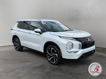 Used 2023 Mitsubishi Outlander SE
