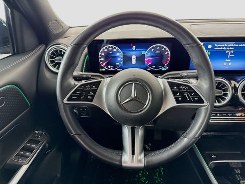 Used 2025 Mercedes-Benz GLB 250 4MATIC w/ Winter Package image 11