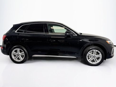 Used 2024 Audi Q5 e Premium w/ Convenience Package image 4