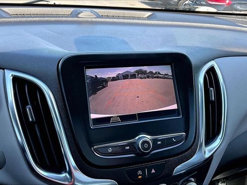 Used 2024 Chevrolet Equinox LS FWD image 17