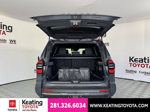 New 2026 Toyota 4Runner SR5 AWD/4WD image 11