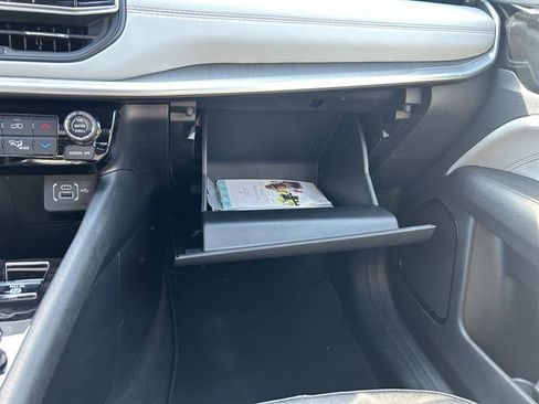 Used 2025 Jeep Compass Limited image 26